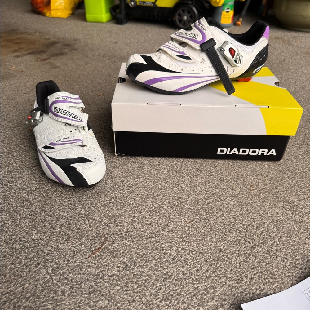 Diadora Women's White and Black Cycling Shoes with Purple Accents